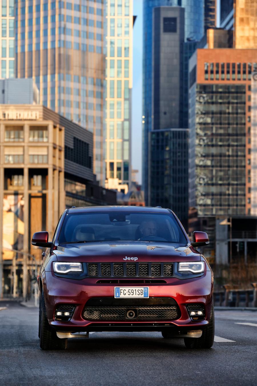  Jeep Grand Cherokee SRT 2016 года  (WW) (фото 9 из 9)